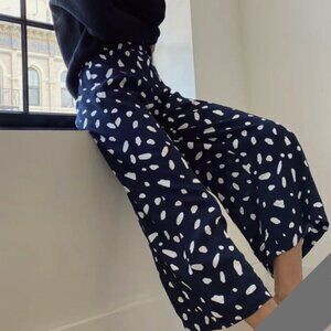 Aritzia Wilfred Faun Pants Blue White Spotted Print Wide Leg Cropped, Size L